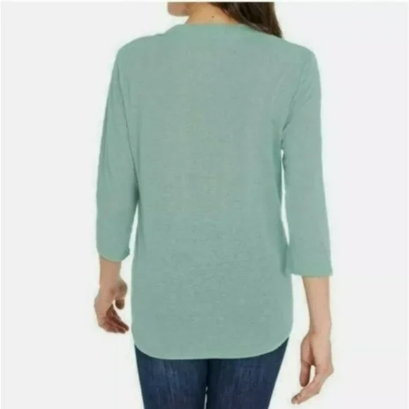 ♡3/$30♡ Orvis 3/4 Length Sleeve V-neck Top - Picture 2 of 5